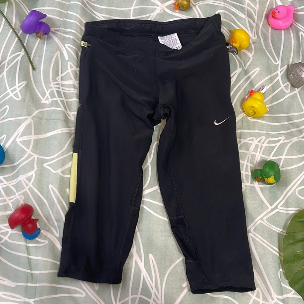 Nike XS crop leggings